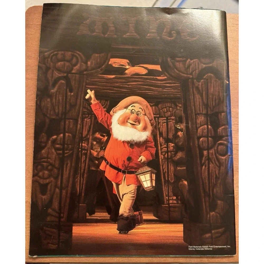 Walt Disney's On‎ Ice Official Snow White and the Seven Dwarfs Program 2000